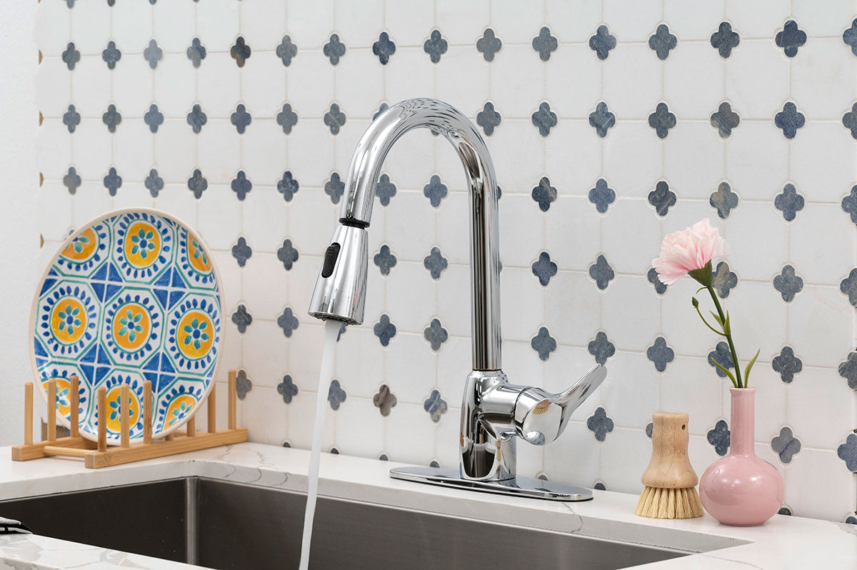 MSI 1 Handle Pull-Out Sprayer Kitchen Faucet — surface detail in natural tonality