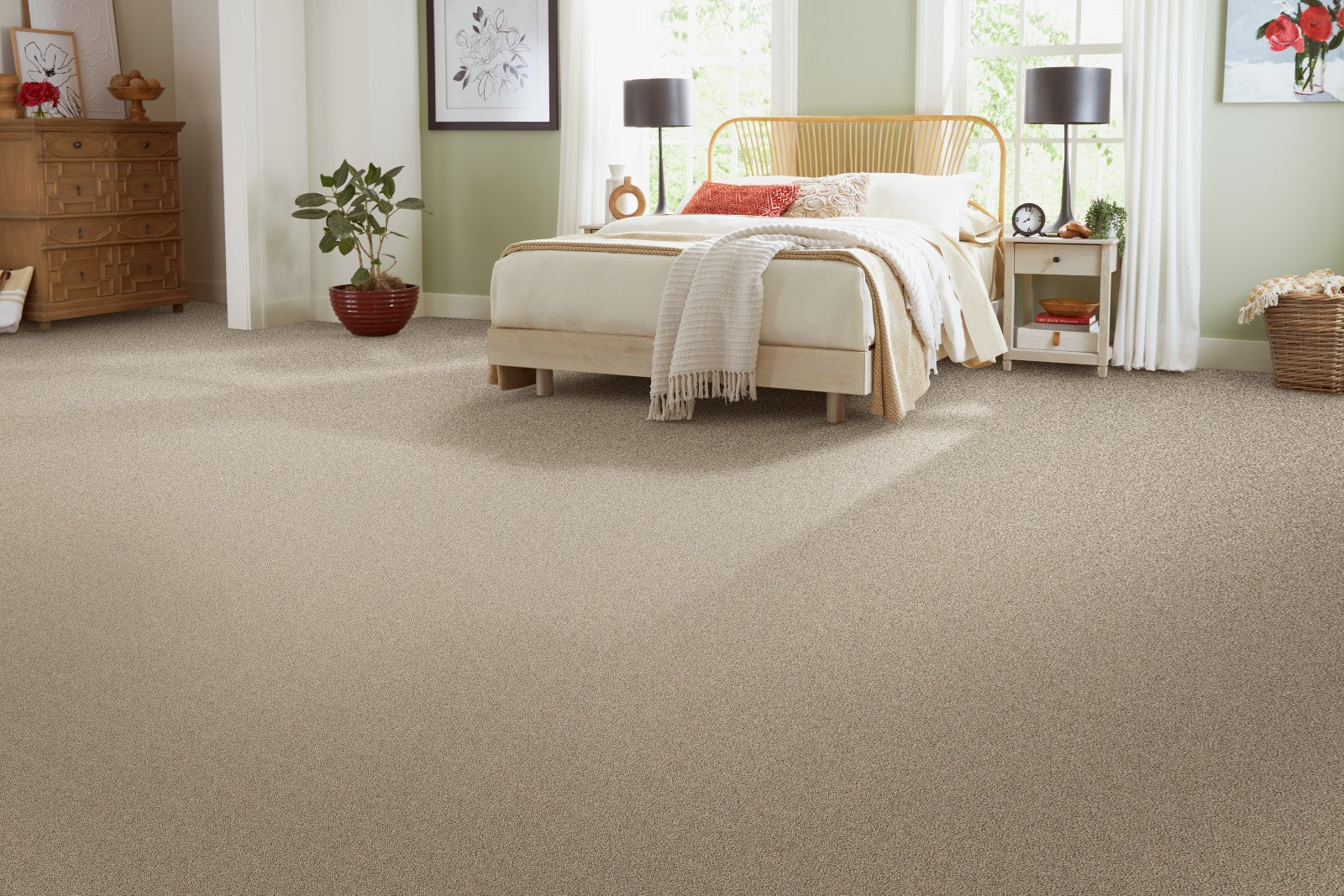 Mohawk Apollo I in Quiet Orbit, Carpet room scene