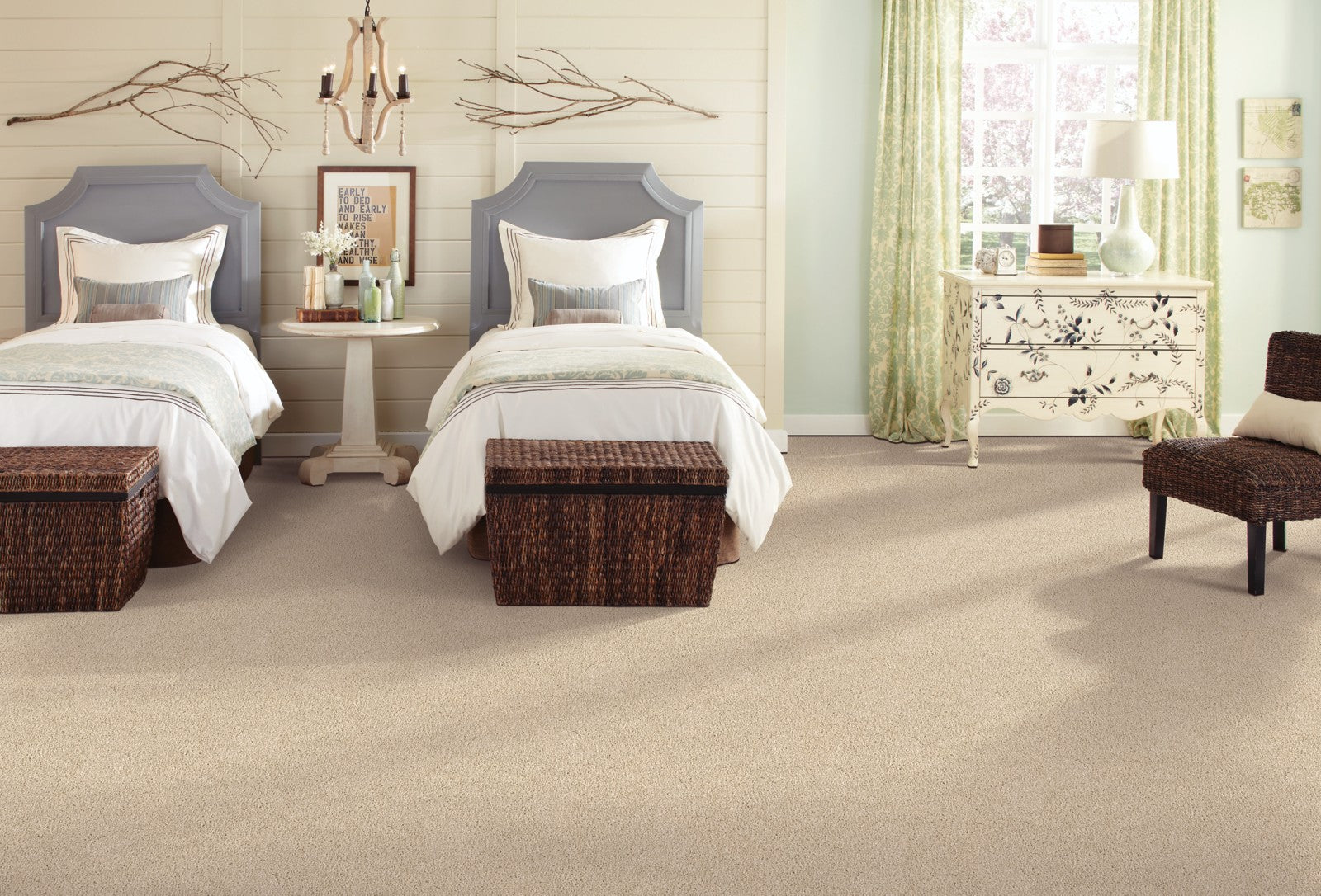 Mohawk Treasure Valley in Crystal Rapids, Carpet room scene