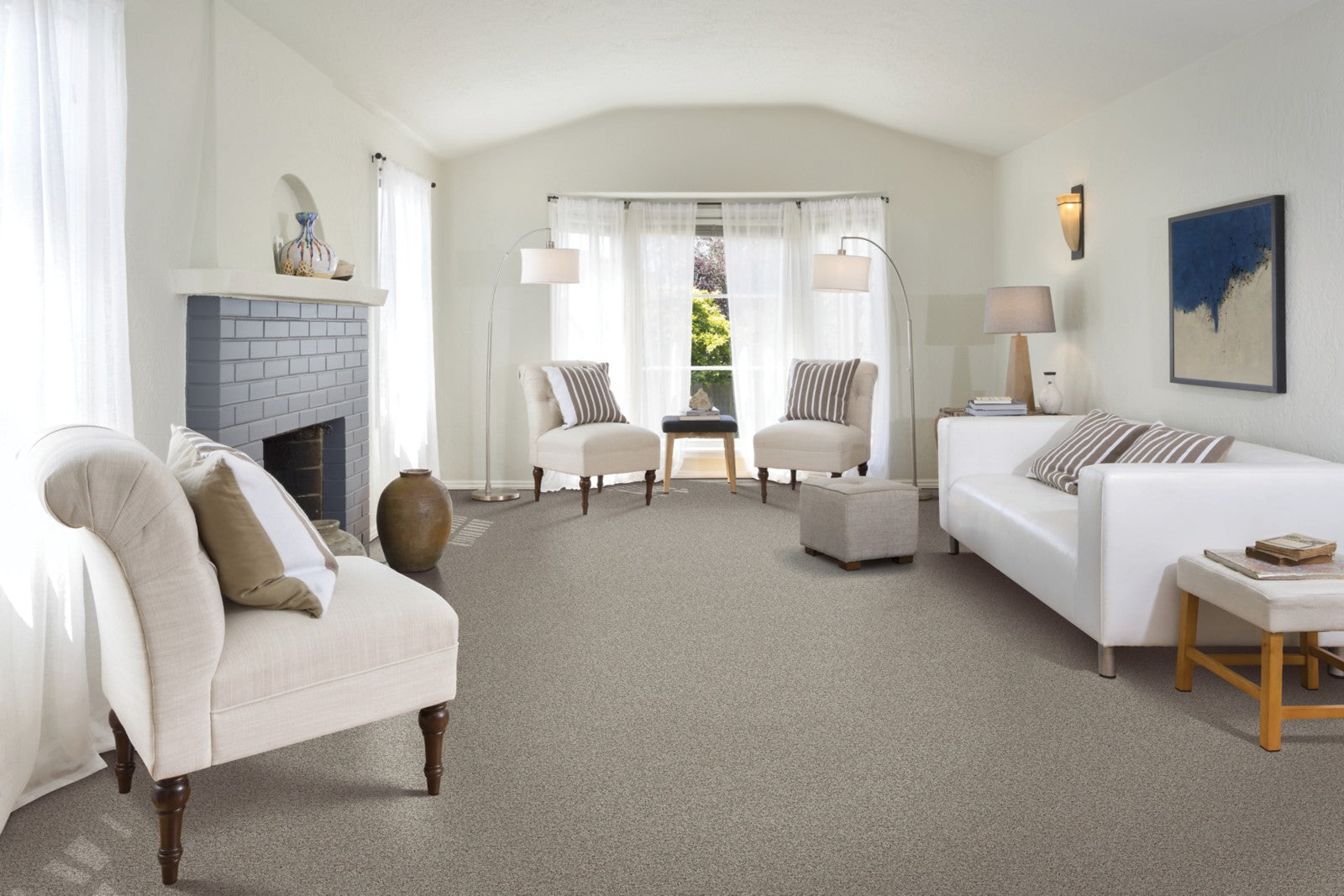 Mohawk Tonal Chic II in Highlander, Carpet room scene