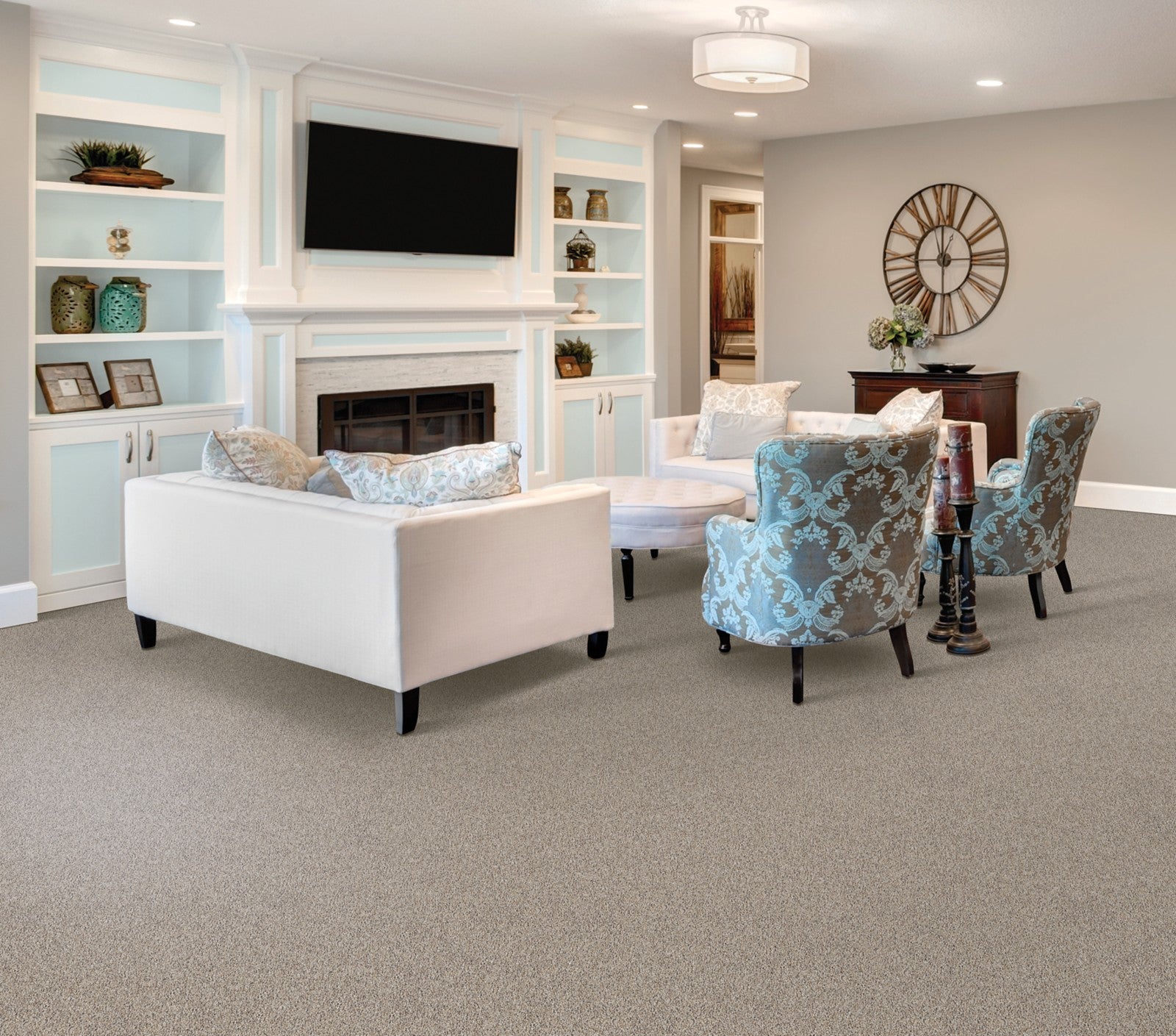 Mohawk Exquisite Shades in Homage, Carpet room scene