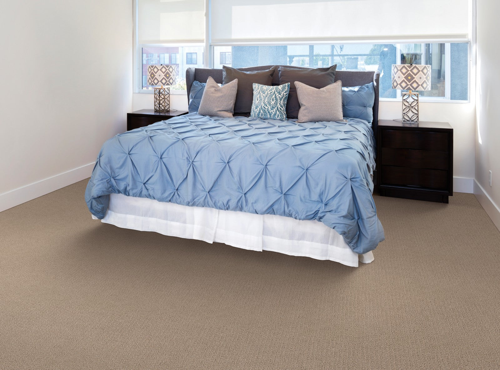 Mohawk Dynamic Momentum in Velocity, Carpet room scene