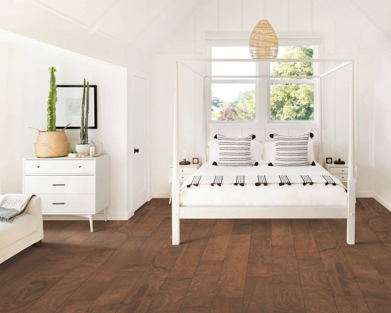 Mohawk Sendera Birch in Palomino Birch, Engineered Wood room scene