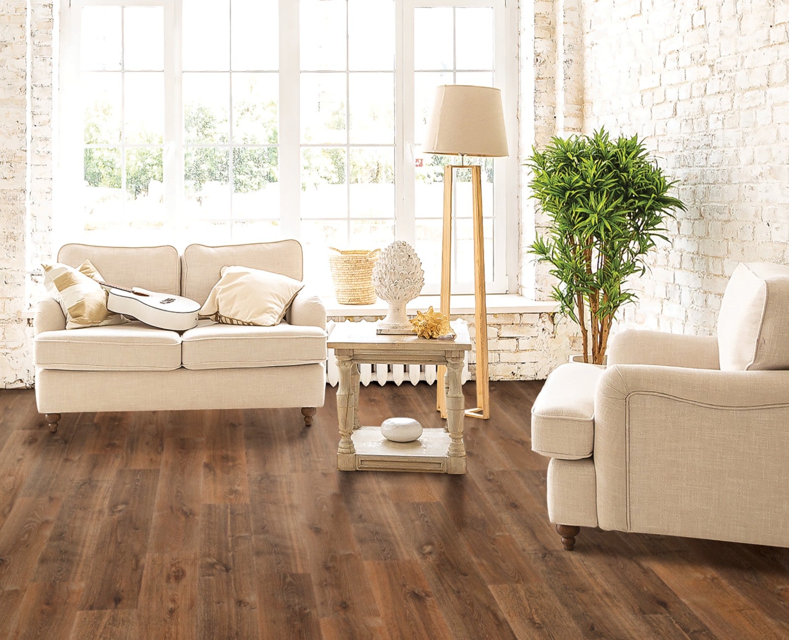 Mohawk Ellenwood in Mountain Ridge Oak, Resilient/Vinyl room scene