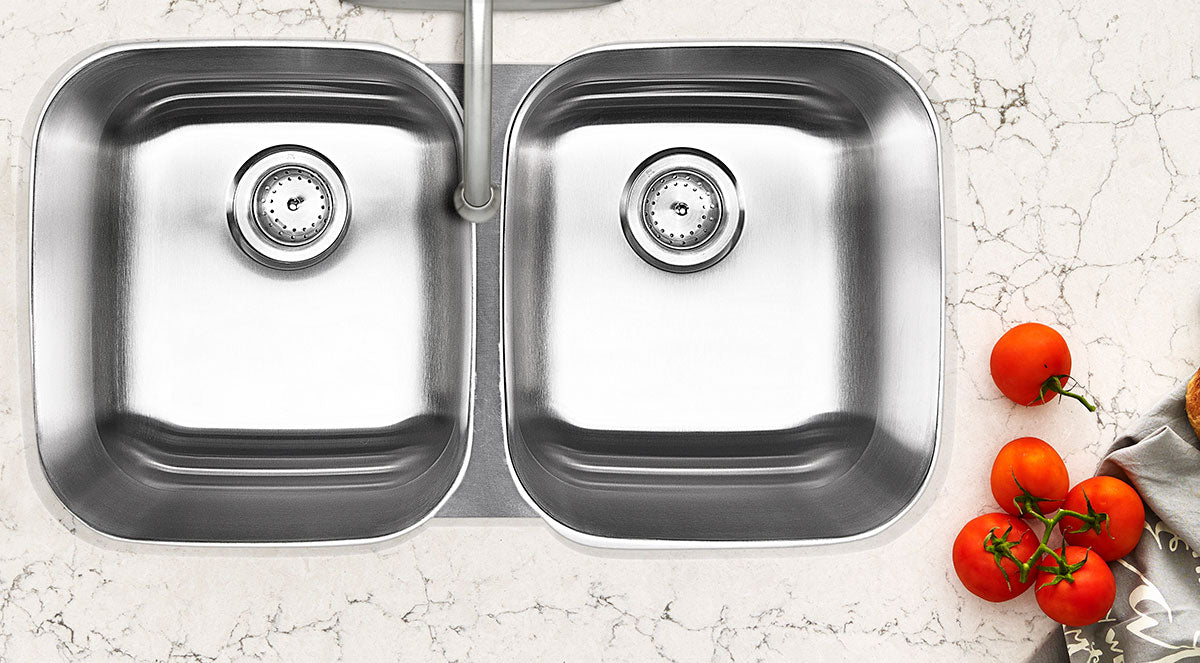 MSI 18G 50/50 — surface detail in natural tonality heavy-gauge undermount single-bowl kitchen sink