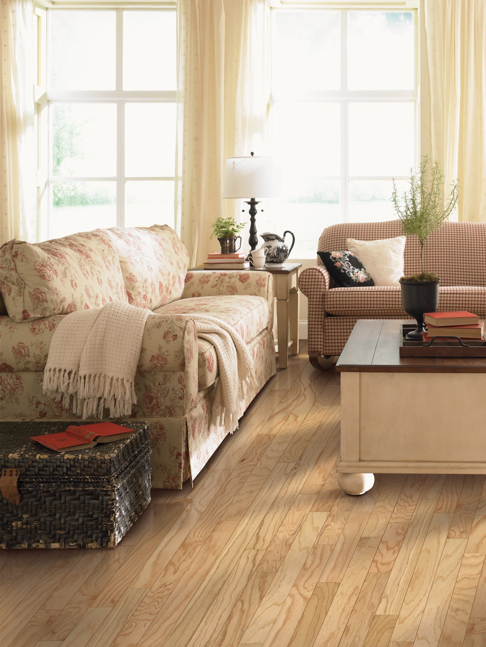 Mohawk Woodmore 3" in Red Oak Natural, Engineered Wood room scene