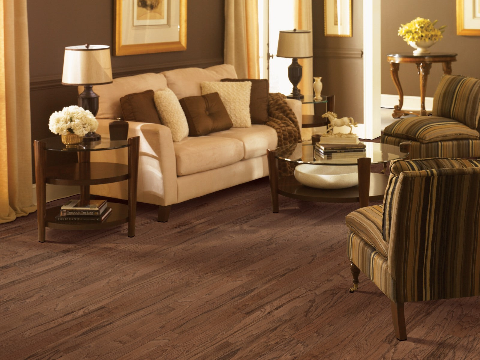 Mohawk Woodmore 3" in Oak Oxford, Engineered Wood room scene