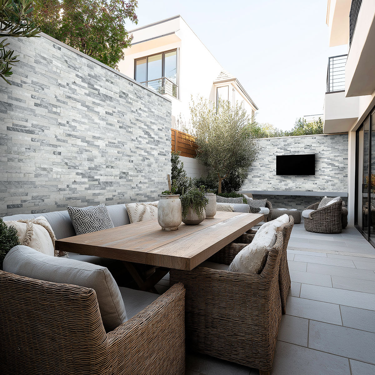 MSI Alaska Gray Rockmount — surface detail in gray tonality panelized natural stone wall cladding