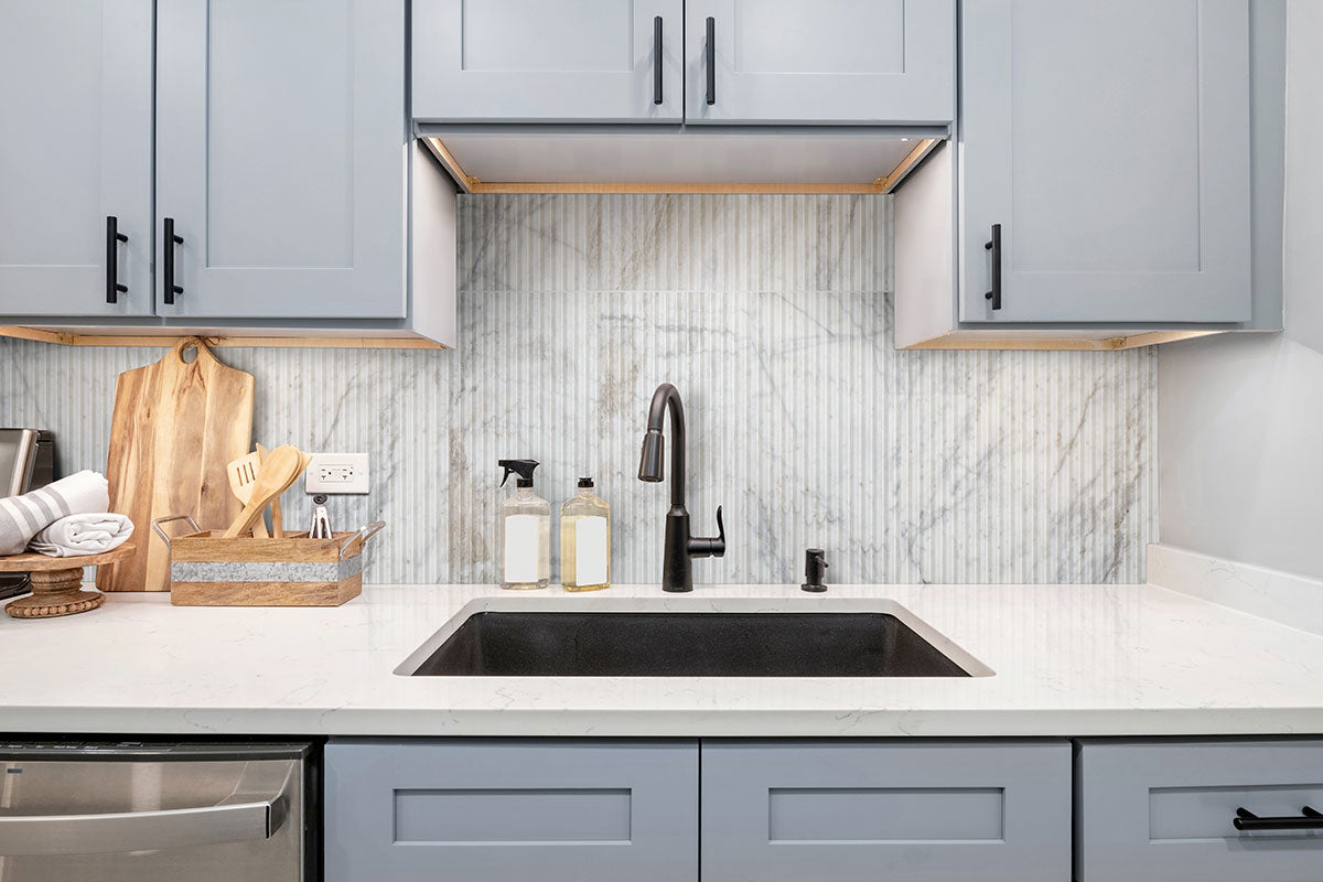 MSI Arabescato Venato Valentino Fluted 12x24 Honed — surface detail in natural tonality
