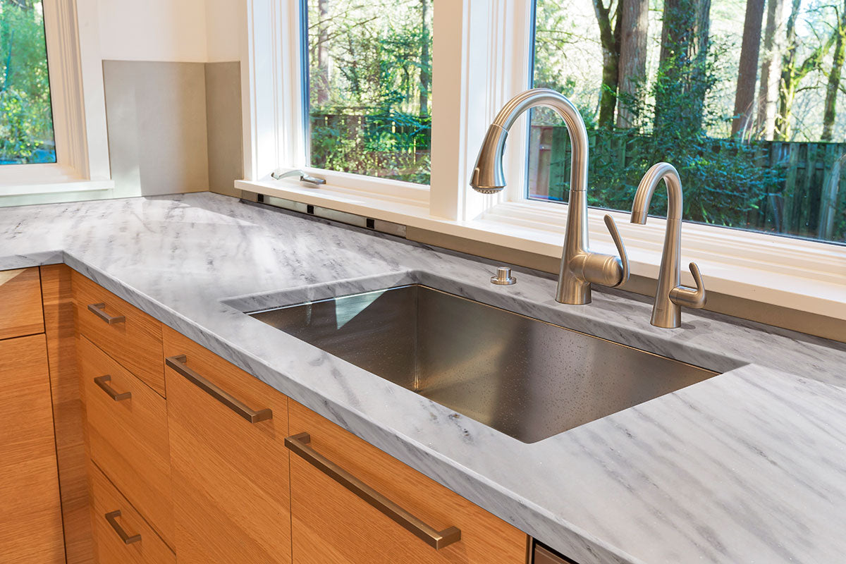 MSI Arabescus White Marble — surface detail in white tonality