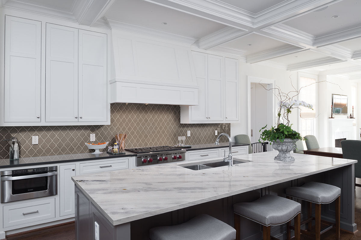 MSI Arabescus White Marble — surface detail in white tonality