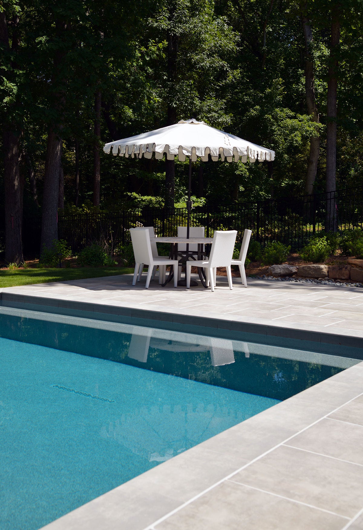 MSI Beton Grey Porcelain Coping — surface detail in grey tonality