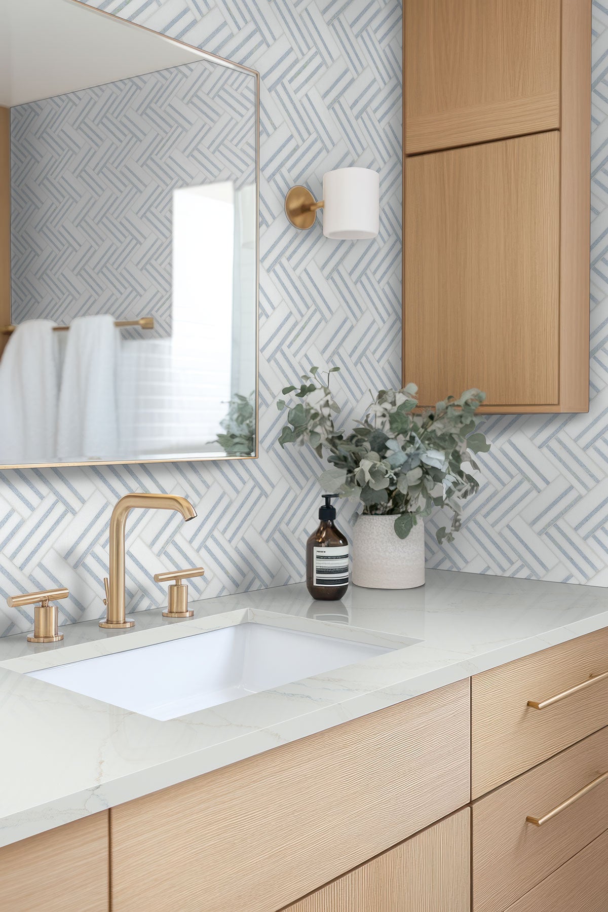 MSI Azula Linea Polished Tile — surface detail in natural tonality