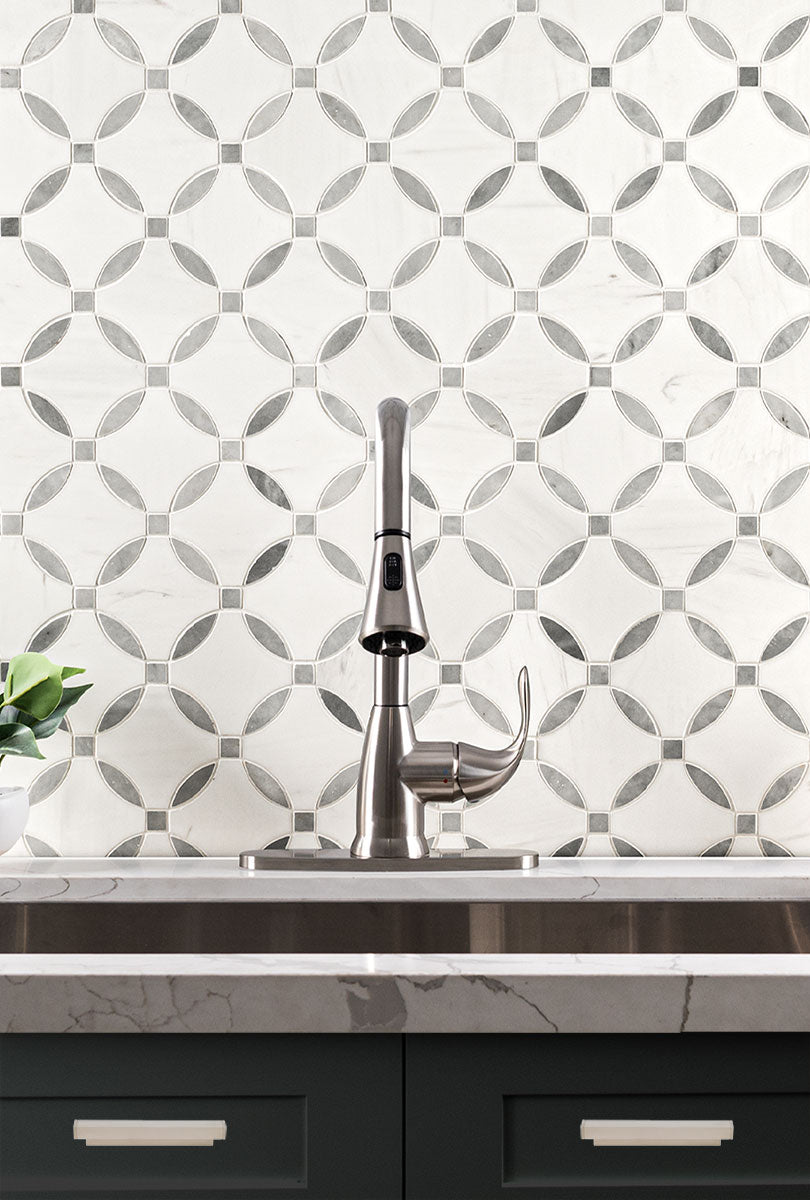 MSI Bianco Dolomite Lola Polished — surface detail in natural tonality