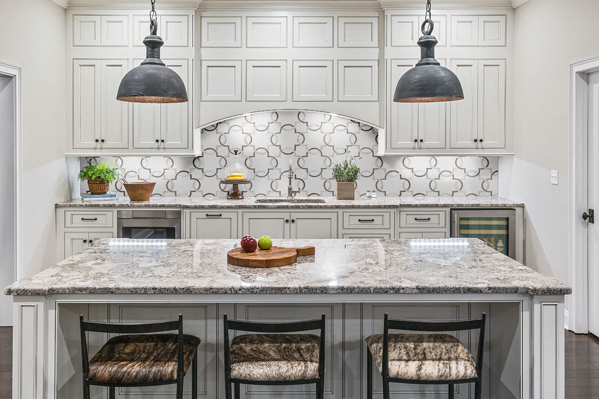 MSI Bianco Quatrefoil Polished Tile — surface detail in natural tonality