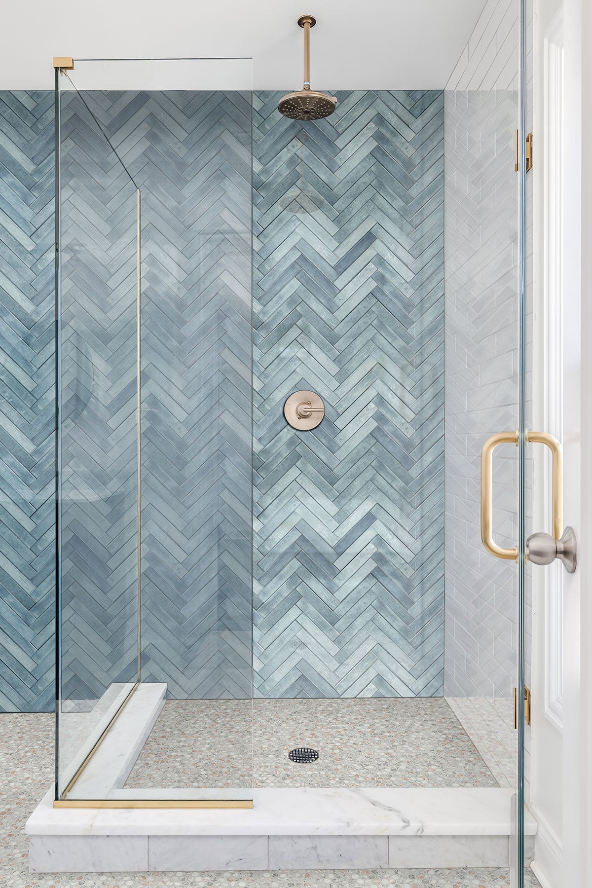 MSI Briar Rosa Penny Round Tile — surface detail in natural tonality