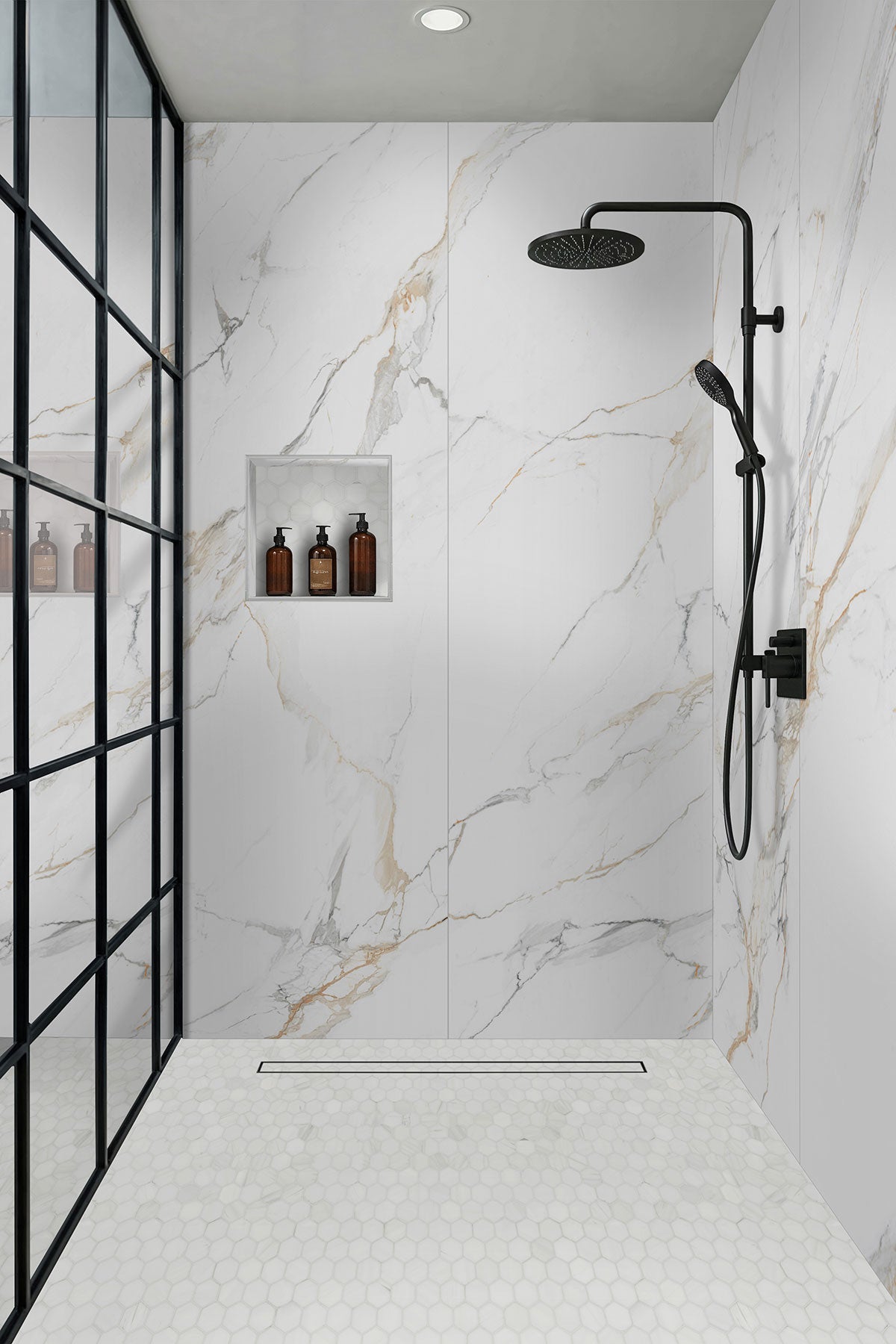 MSI Calacatta Golden Mist 31. — surface detail in natural tonality