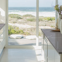MSI Calacatta Laza Grigio Quartz — surface detail in natural tonality
