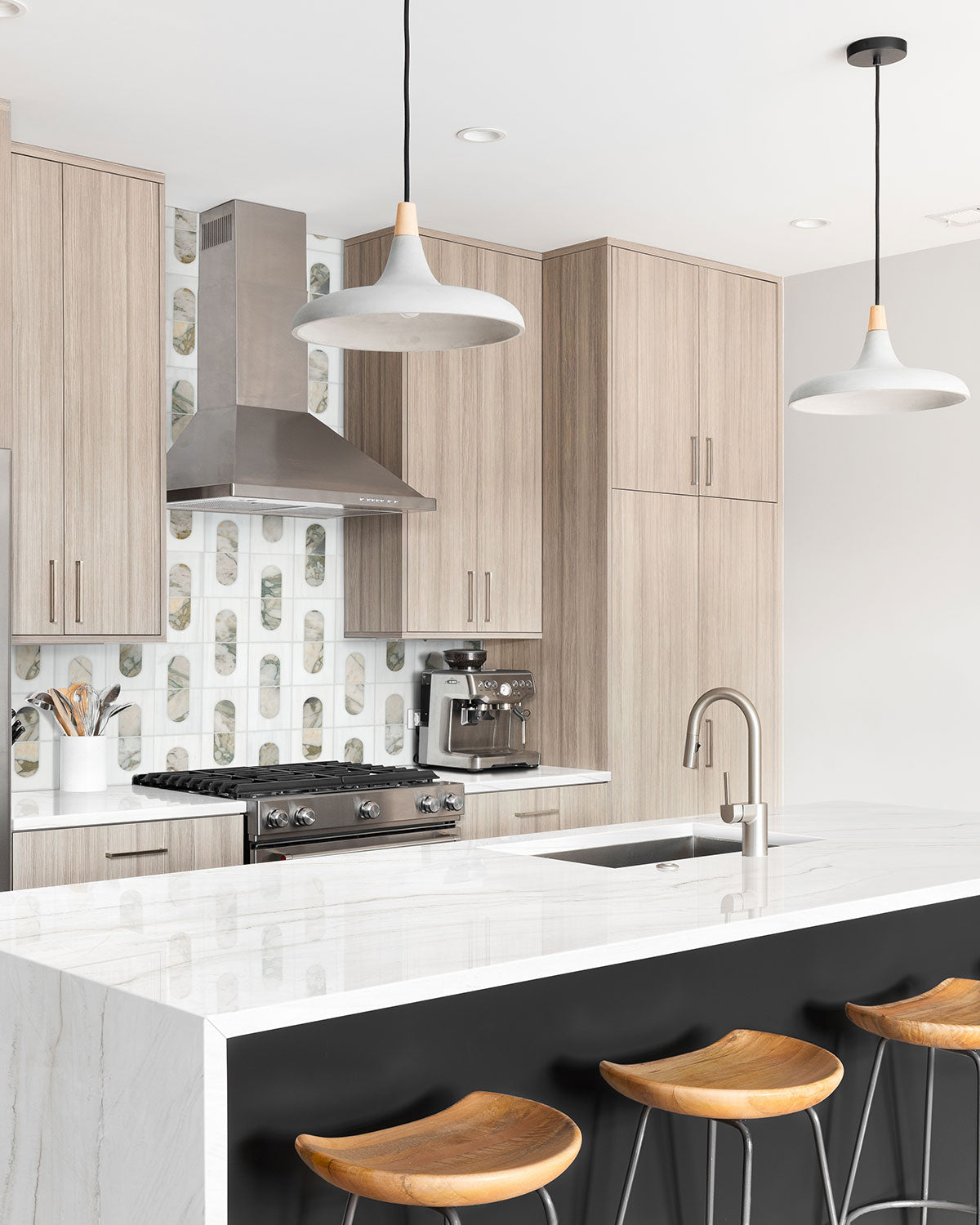 MSI Calacatta Montasia — surface detail in natural tonality large-format glazed slab for vertical statement