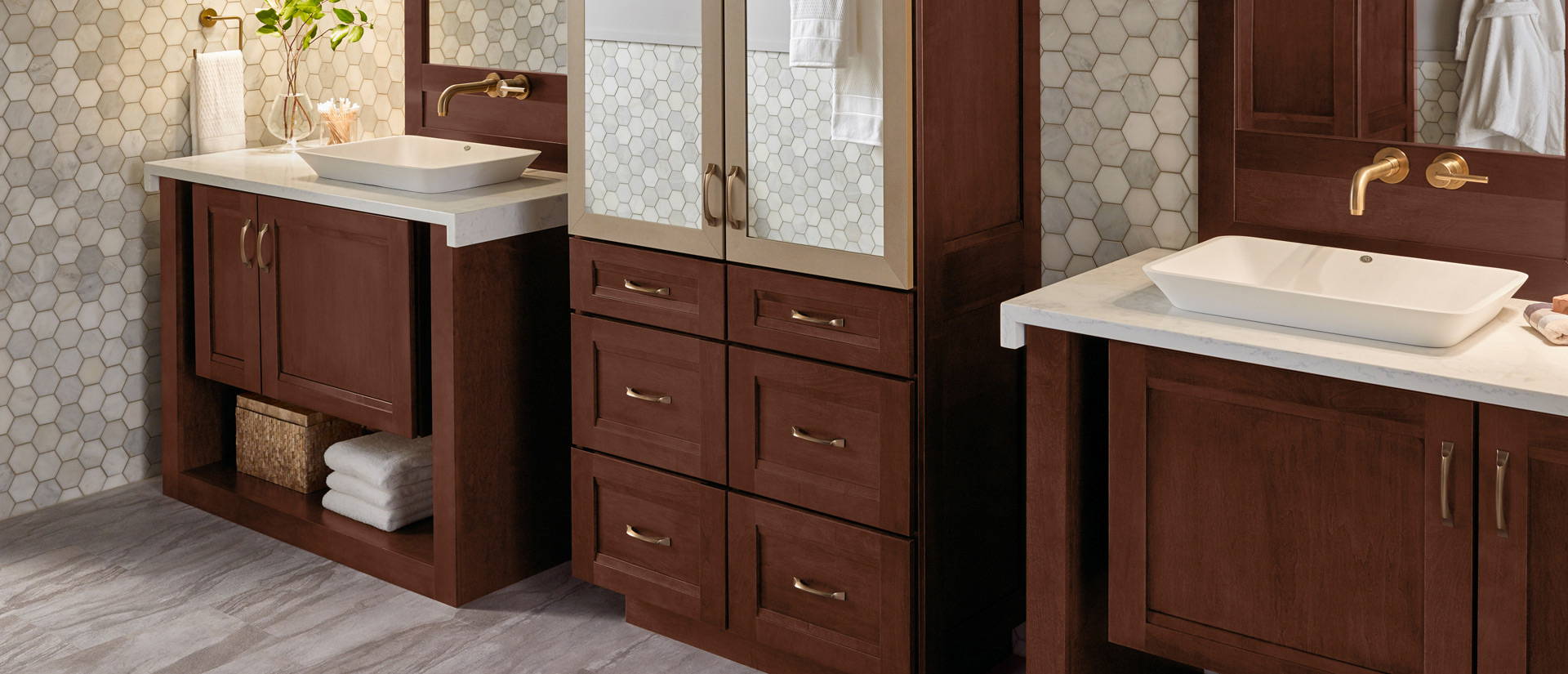 MSI Calacatta Vicenza Quartz — surface detail in natural tonality