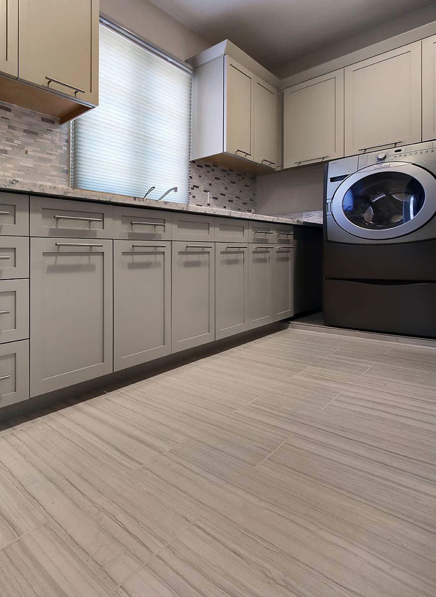 MSI Stone Blend Everest Interlocking Porcelain Tile — room scene