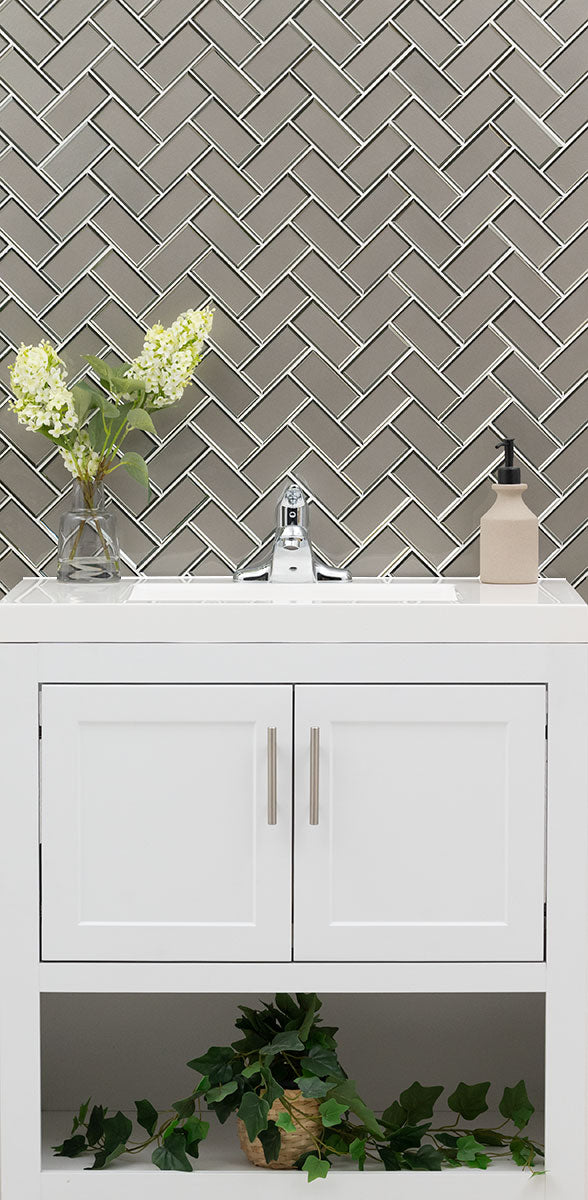MSI Champagne Bevel Herringbone 8mm — surface detail in champagne tonality