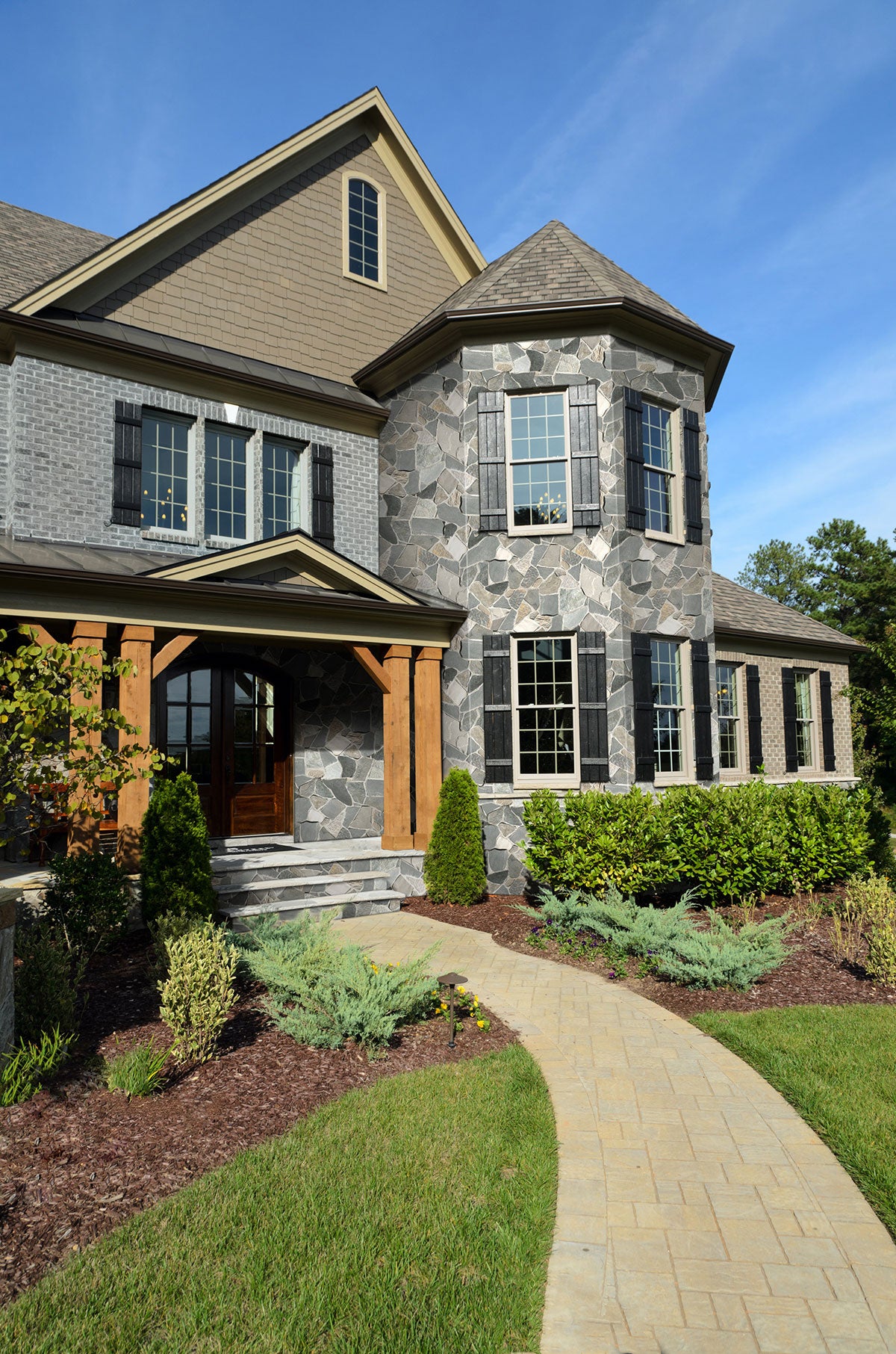 MSI Colorado Springs Rockmount Veneers — surface detail in natural tonality