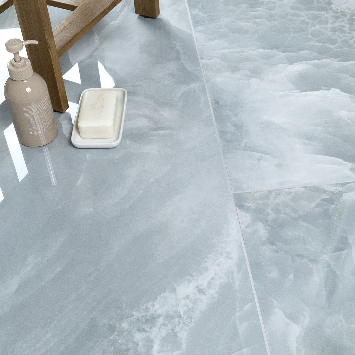 MSI Biotite 24 x 48 Polished — surface detail in natural tonality