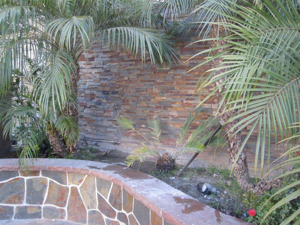 MSI Gold Rush Rockmount — surface detail in gold tonality panelized natural stone wall cladding