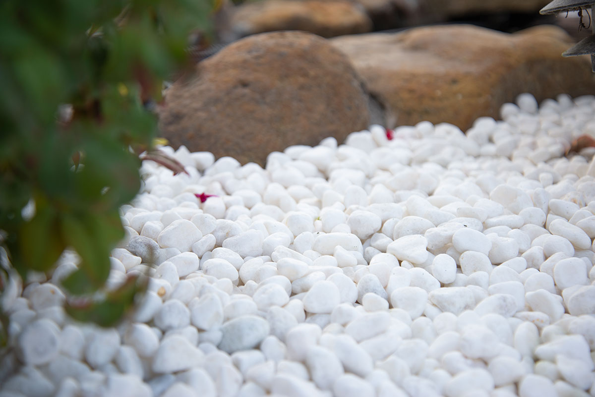 MSI Himalaya White Pebbles — surface detail in white tonality