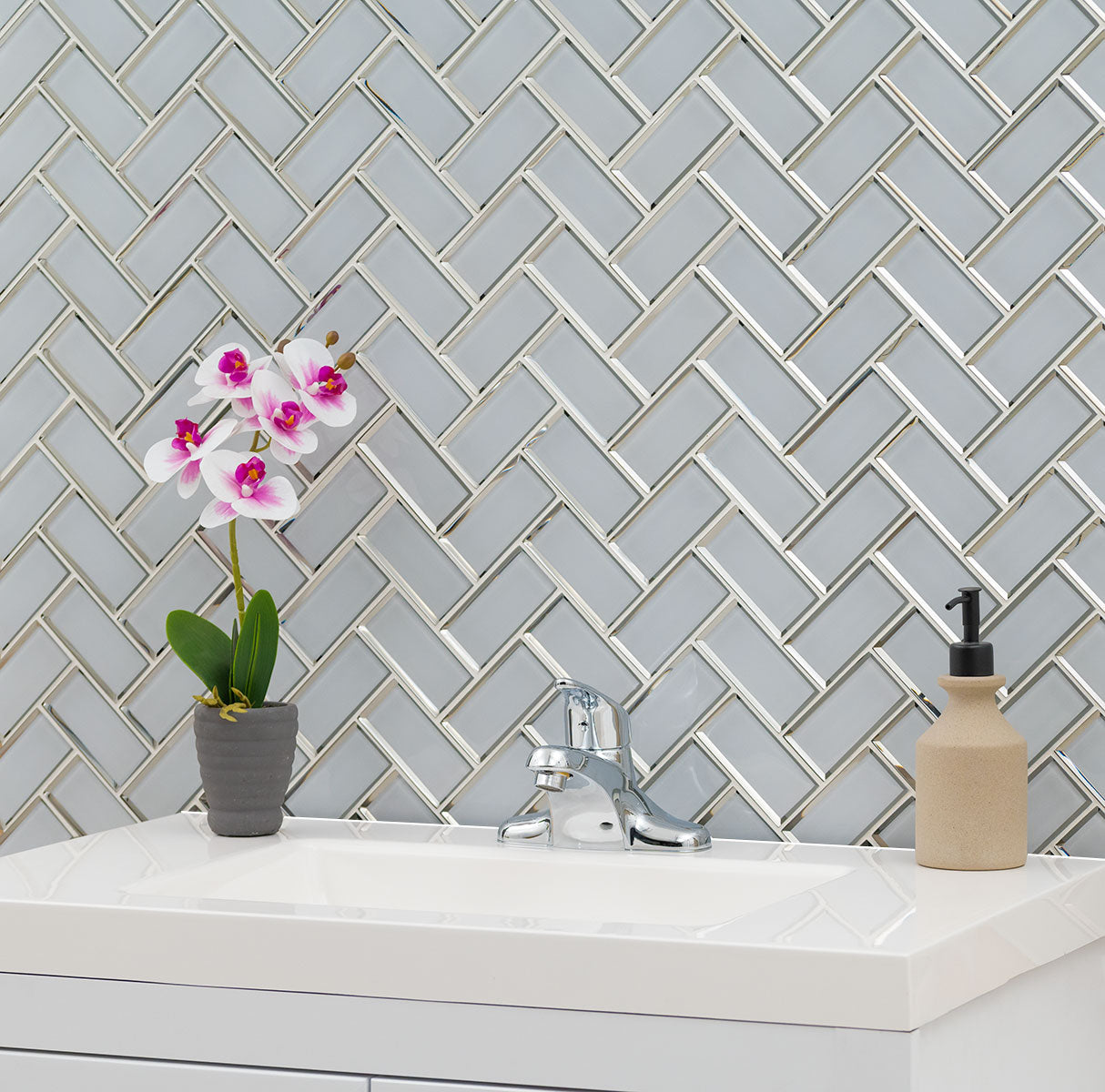MSI Ice Bevel Herringbone 8mm — surface detail in natural tonality