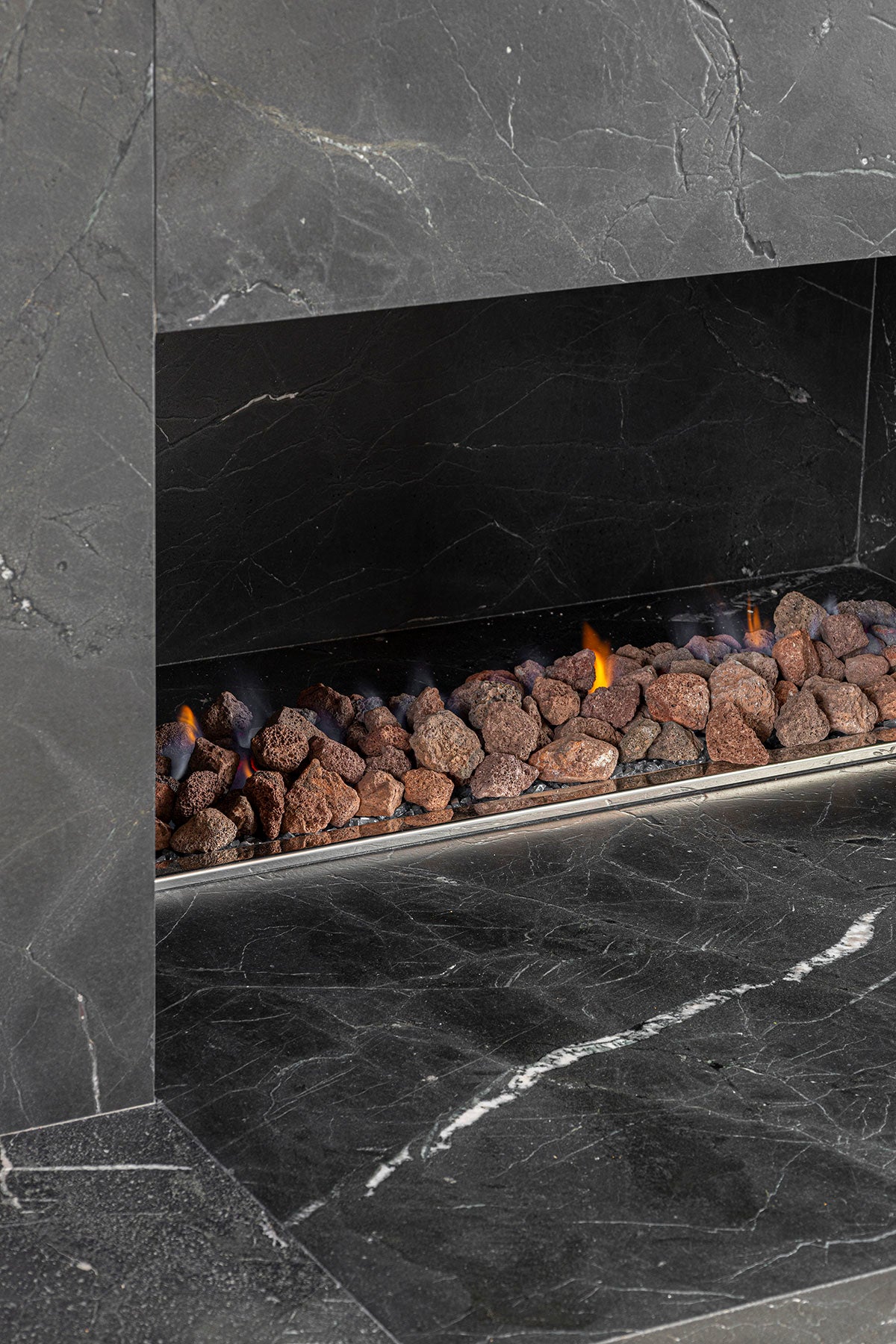 MSI Infinity Black Quartzite room scene