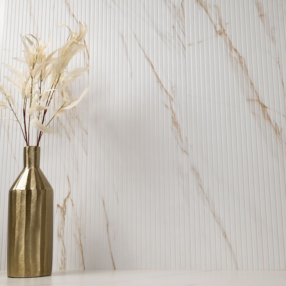 MSI Urbanslat Marmi Gold 16 x 48 Satin — surface detail in gold tonality
