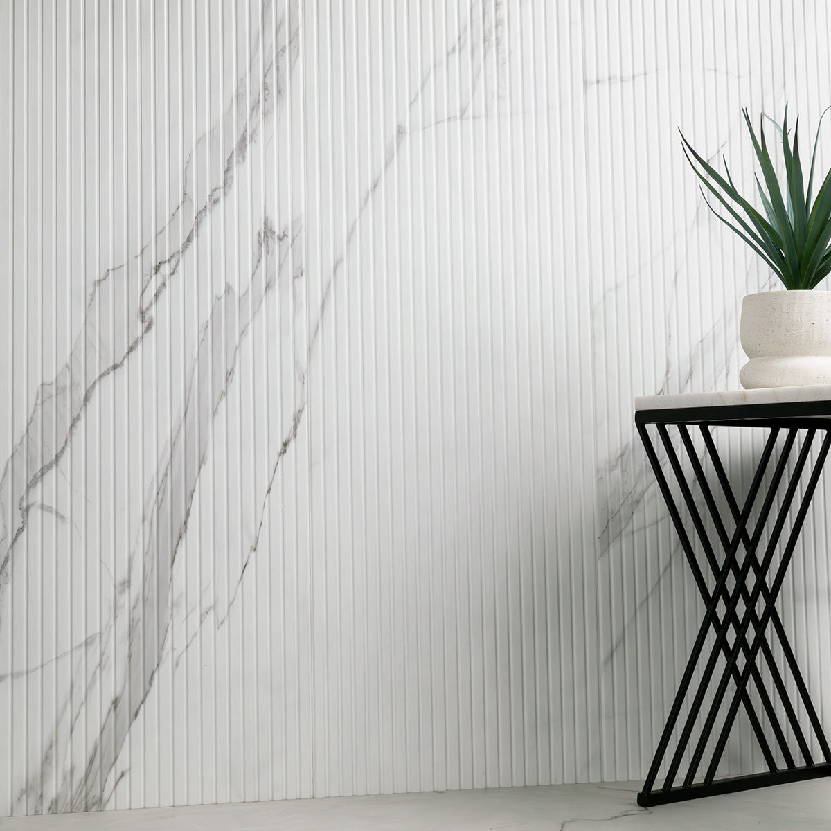 MSI Urbanslat Marmi Grey 16 x 48 Satin — surface detail in grey tonality