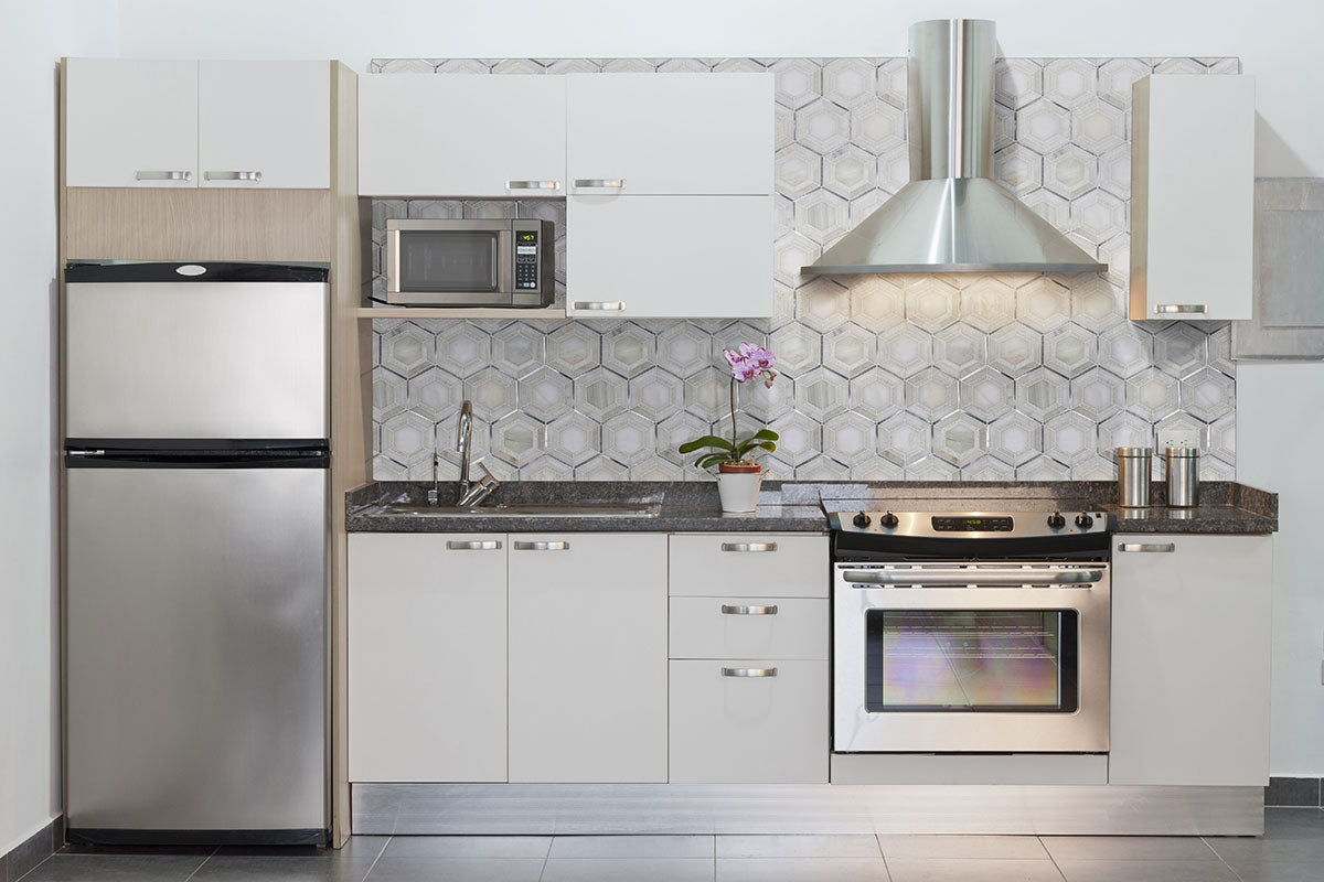MSI Luxor Medici Silver Tile — surface detail in silver tonality