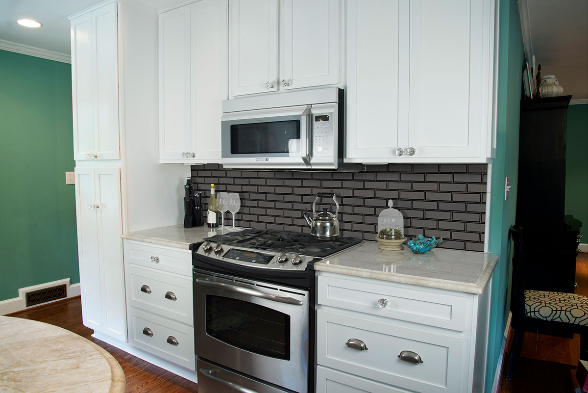 MSI Metallic Gray Bevel Subway Tile — surface detail in gray tonality
