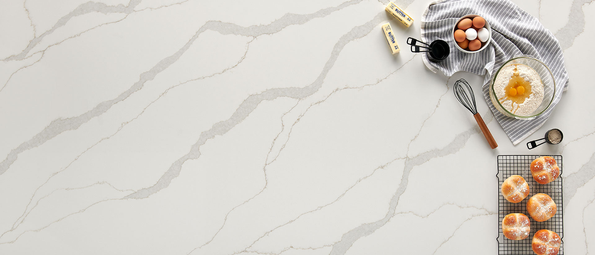 MSI Calacatta Idillio — surface detail in natural tonality engineered slab for kitchen and feature install
