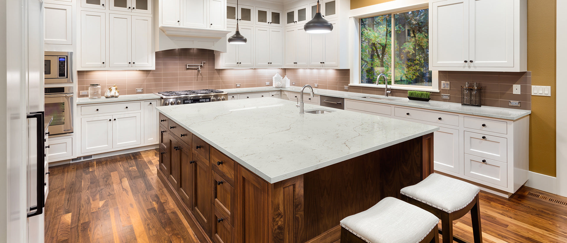 MSI Calacatta Lavasa - Quartz Island Countertop
