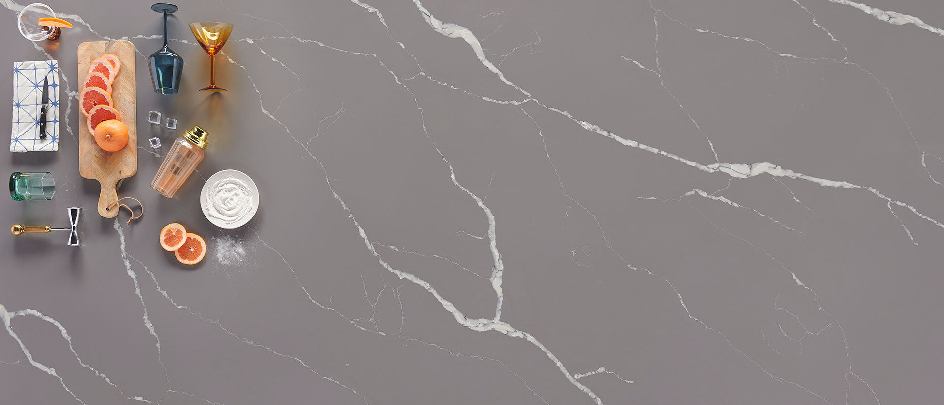 MSI Calacatta Laza Grigio, surface detail in natural tonality