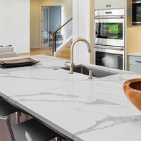 MSI Calacatta Leon Quartz — surface detail in natural tonality
