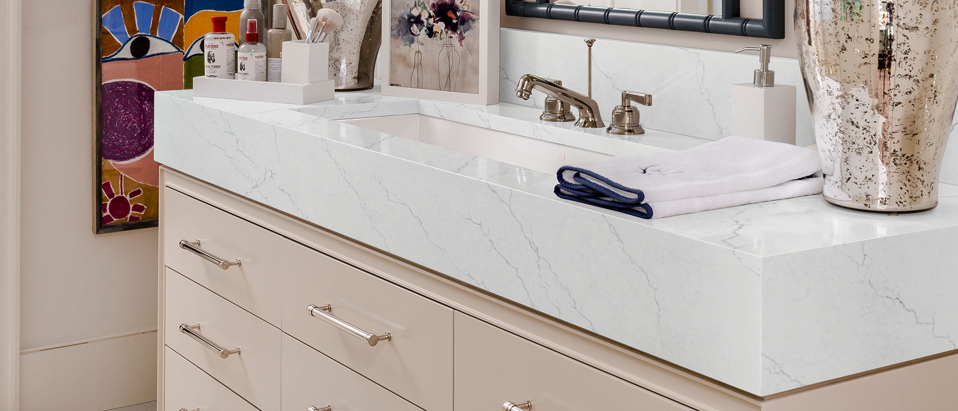 MSI Calacatta Miraggio Cielo — surface detail in natural tonality