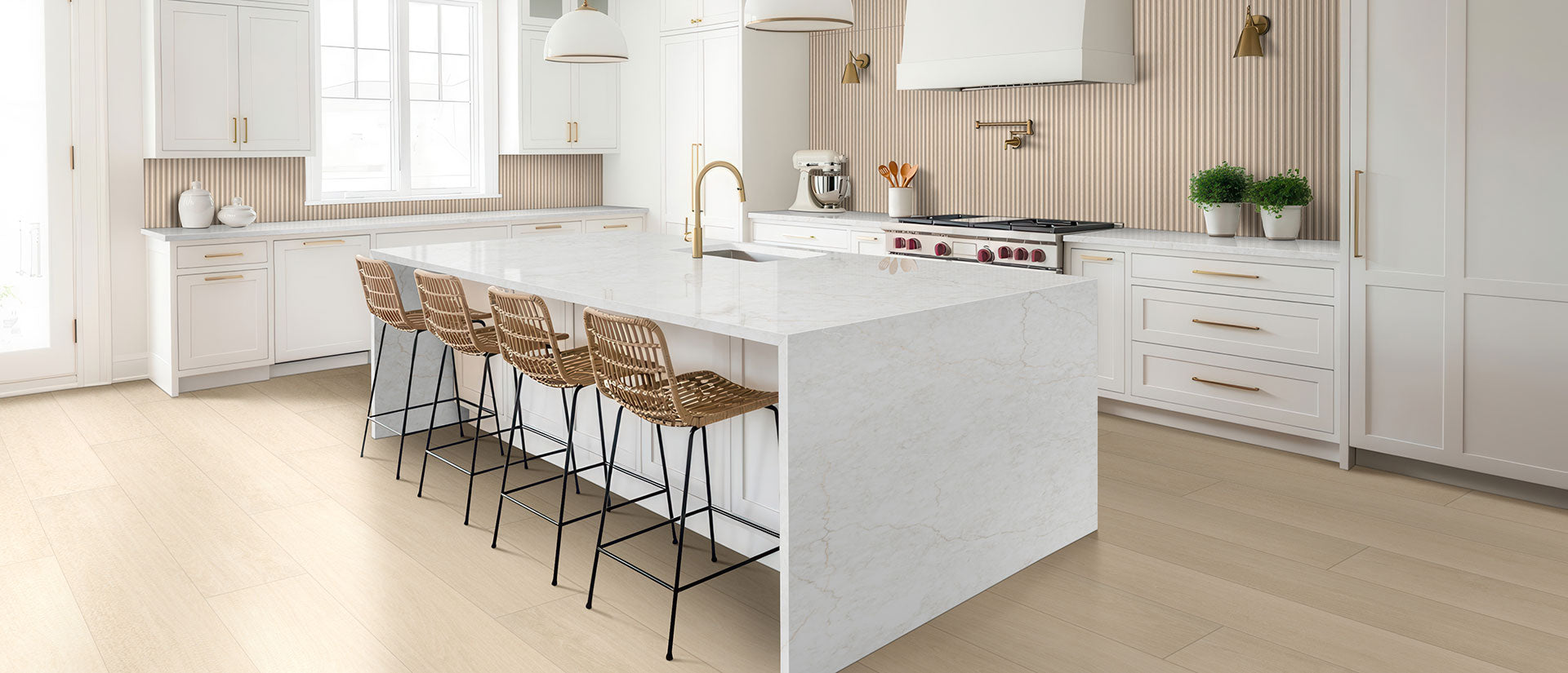 MSI Calacatta Miraggio Cove — surface detail in natural tonality