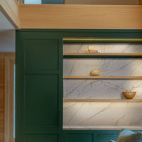 MSI Calacatta Viraldi Quartz — surface detail in natural tonality
