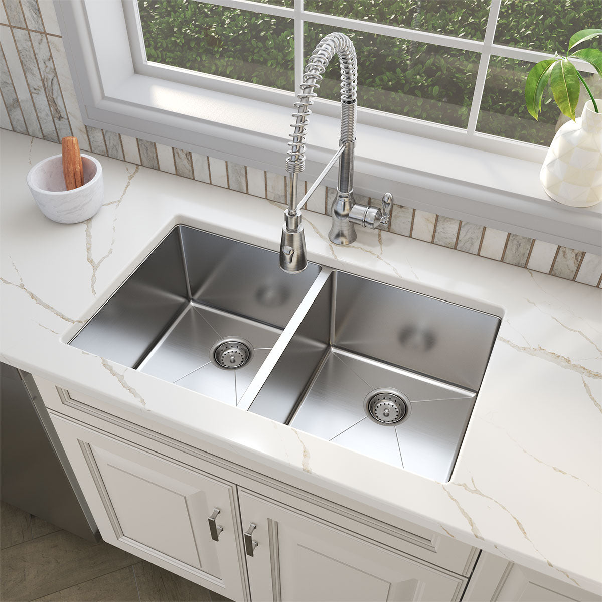 MSI Handcrafted 16G 50/50-3219 Sinks — surface detail in natural tonality