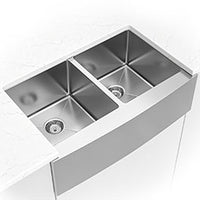 MSI Handcrafted Farmhouse With Apron 16G 50/50-3321 Sinks — surface detail in natural tonality