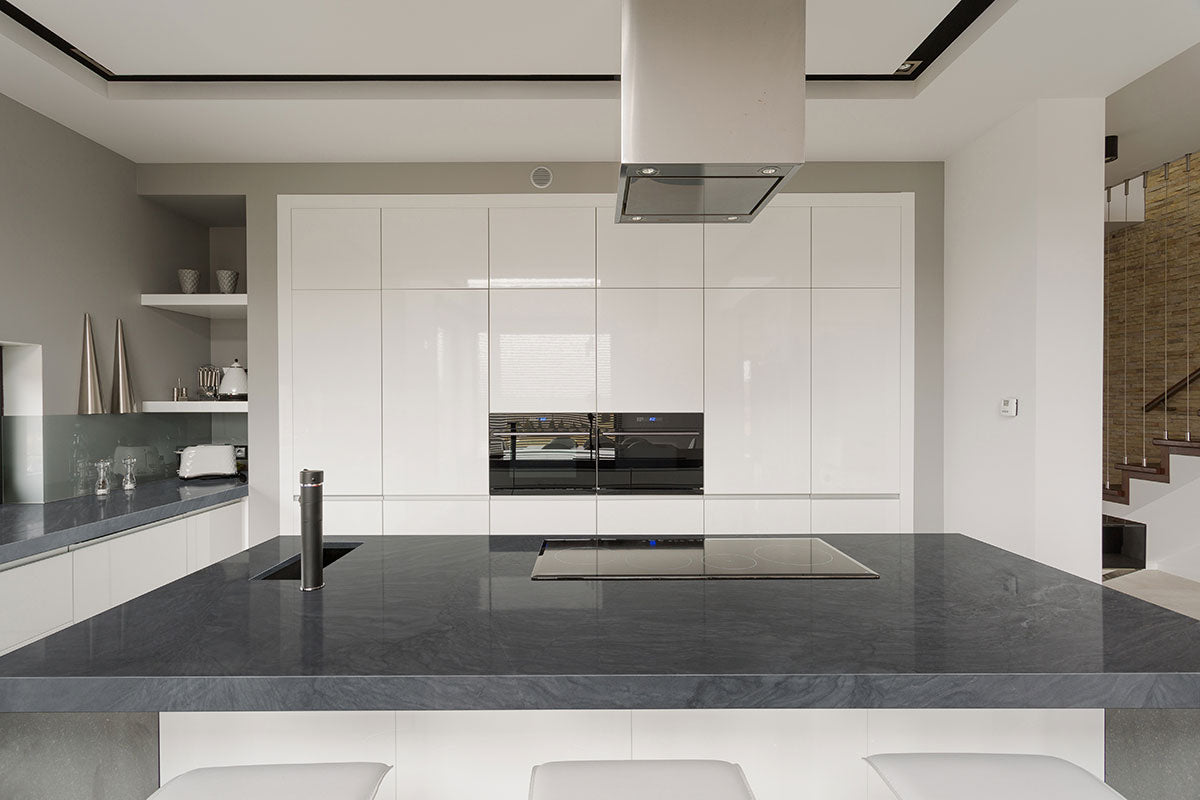 MSI Platinum Black — surface detail in black tonality metamorphic crystalline slab for kitchen install