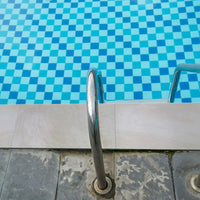 MSI Praia Crema Porcelain Coping — surface detail in natural tonality
