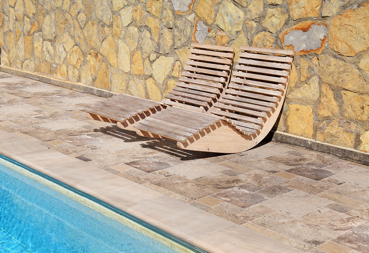 MSI Praia Crema Porcelain Coping — surface detail in natural tonality