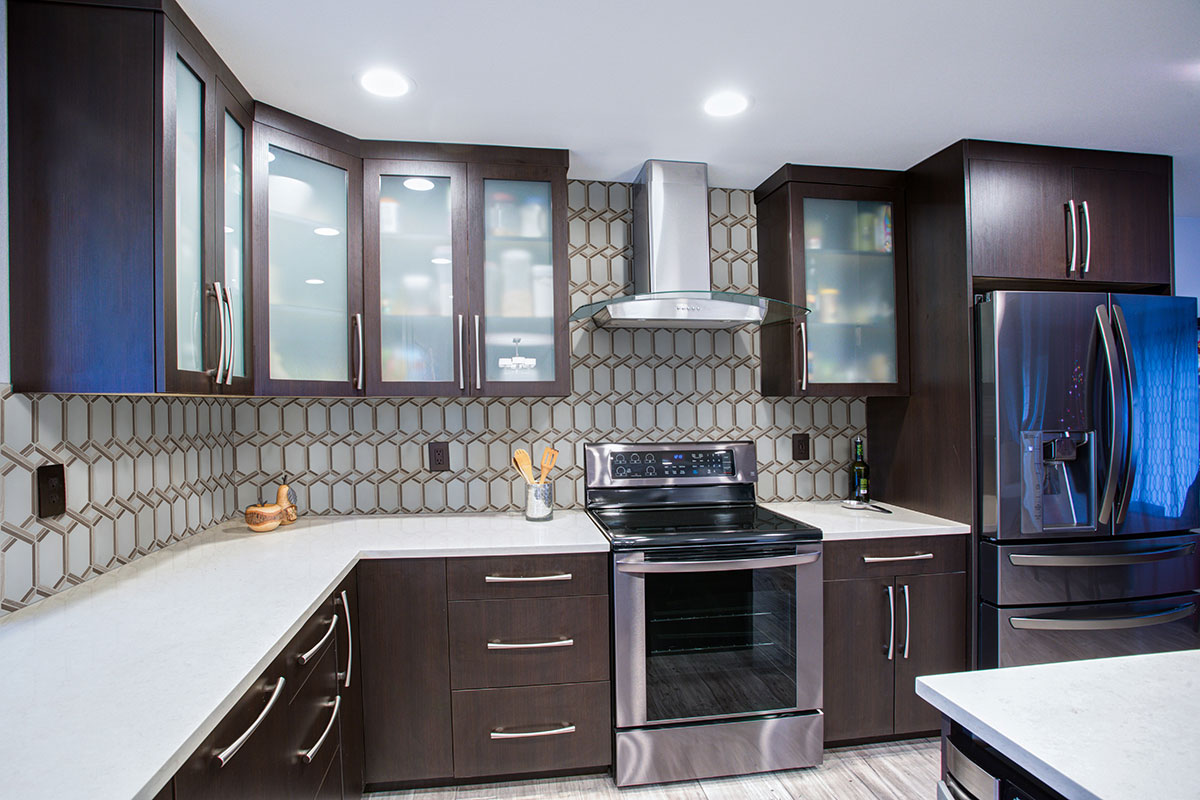MSI Royal Link Geometric Tile — surface detail in natural tonality