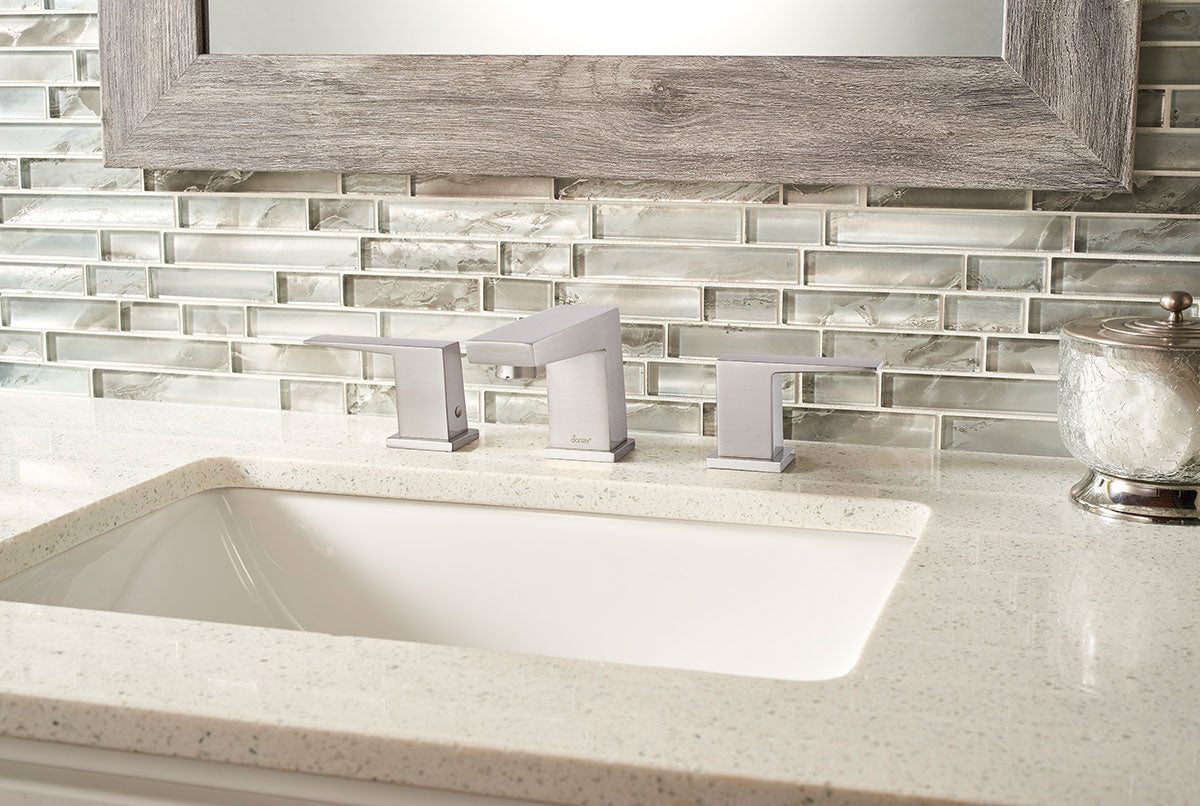 MSI Silver Canvas Interlocking Tile — surface detail in silver tonality